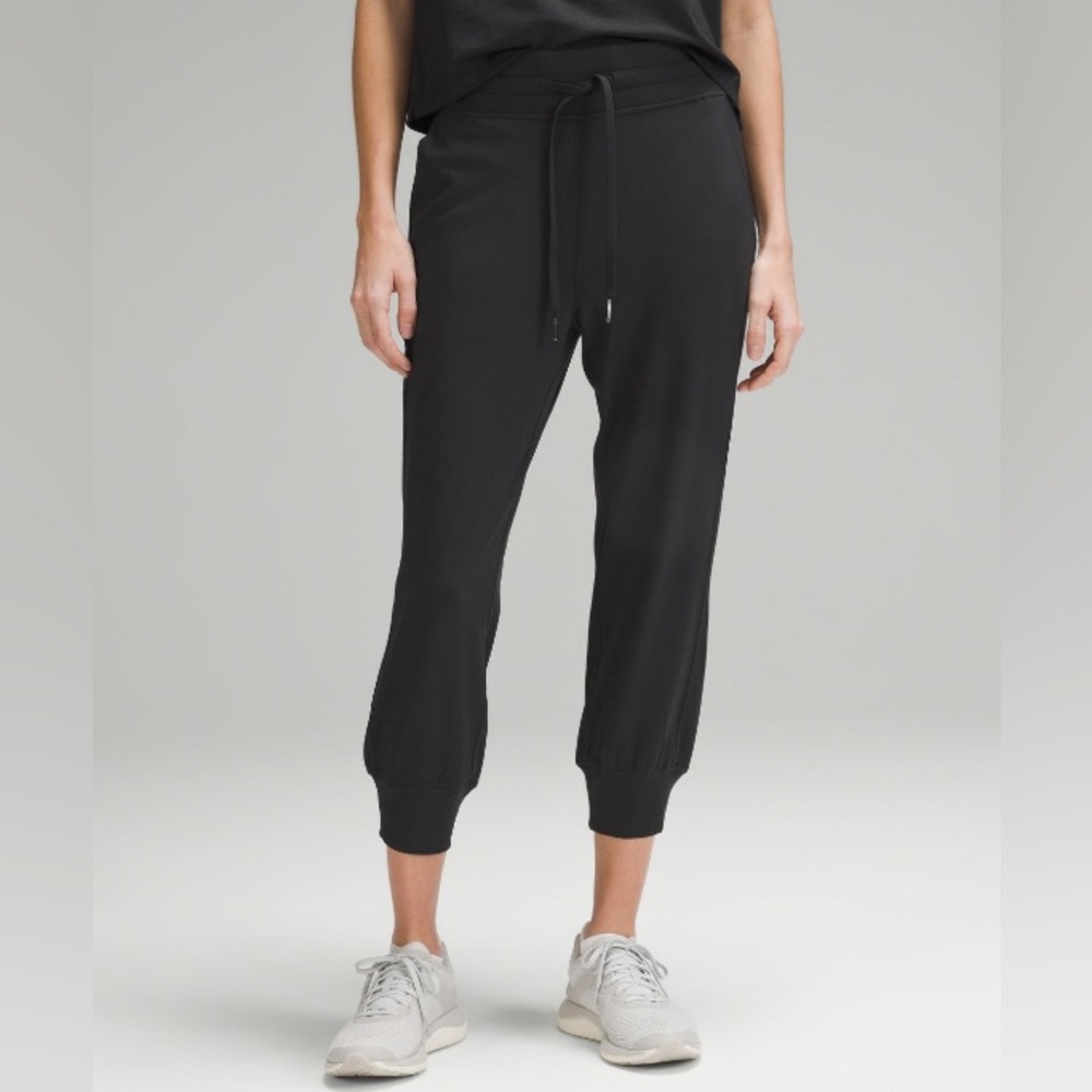 Lululemon Black Joggers Size 6 Womens